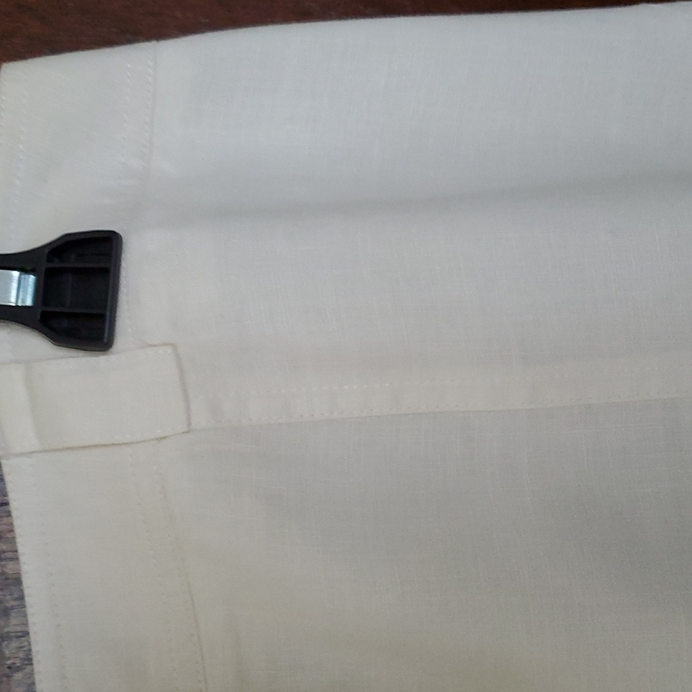 Ladies white linen lined a line skirt - Picture 9 of 9